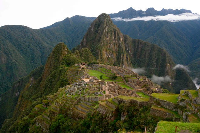 Vista del complejo de Machu Picchu, la fortaleza inca enclavada en los Andes del sureste de Perú el 24 de abril de 2019.
